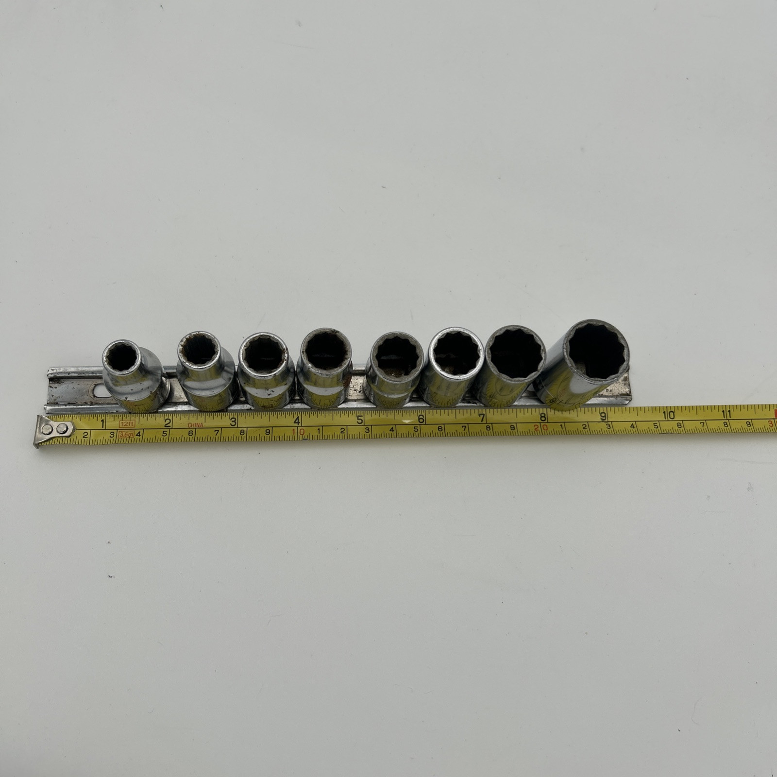 8 CRAFTSMAN USA 3/8″ DRIVE, METRIC SOCKET SET, 9,10,12,13,14,15,17,19mm-12 POINT