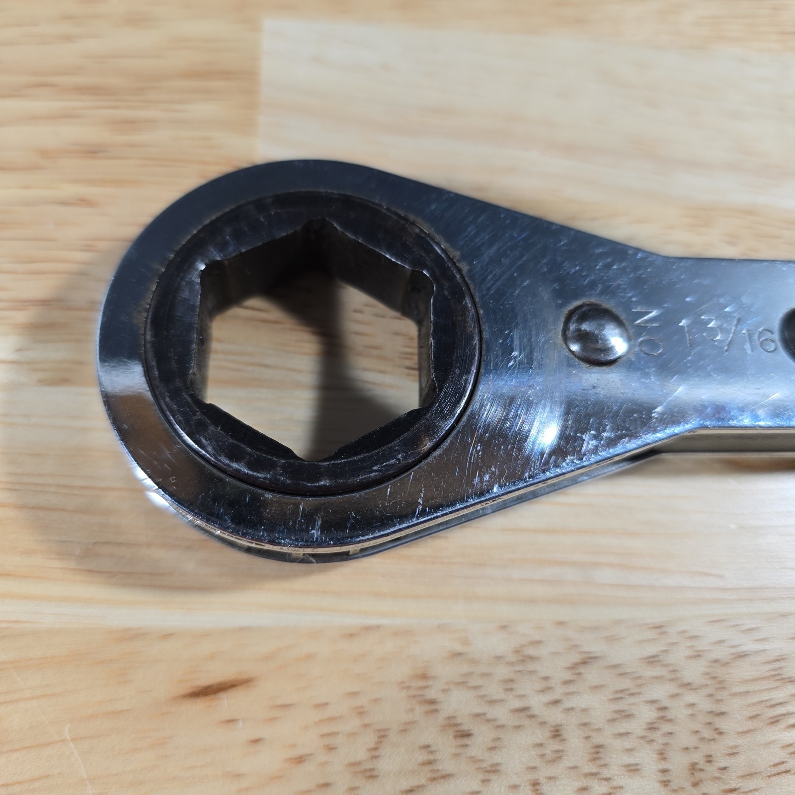 Snap On R3840 1-3/16–1-1/4″ 6-Point SAE 0° Offset Ratcheting Box Wrench