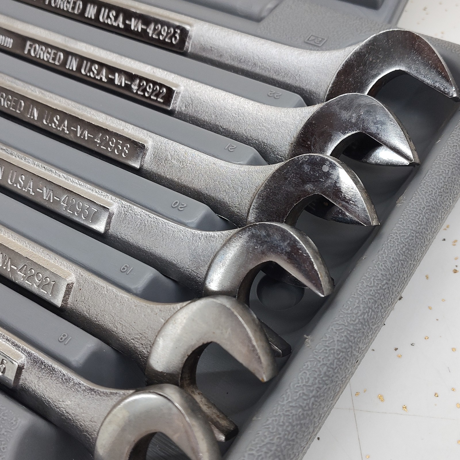 Craftsman 11mm to 24mm USA 13 pc Combination Wrench Set Metric W Case 46934 14pc