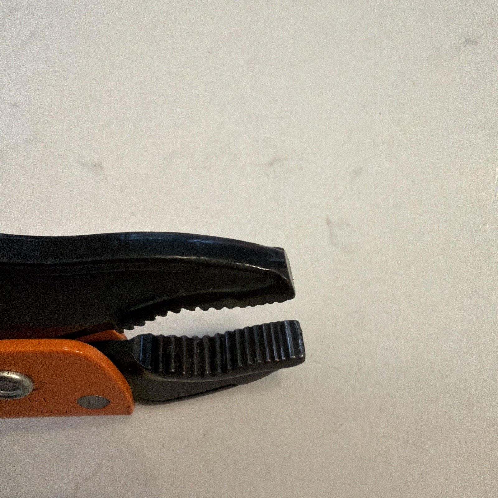 Grip-on 7in. Locking Pliers Curved Jaws With Wire Cutter 121-07F