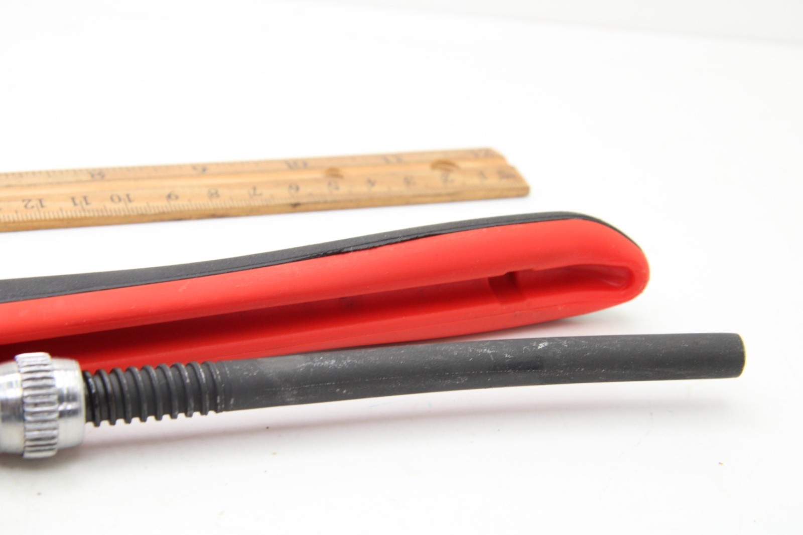 Snap On PWZ1A 12-1/2″ Long Red Soft Grip Adjustable Pipe Wrench Plier