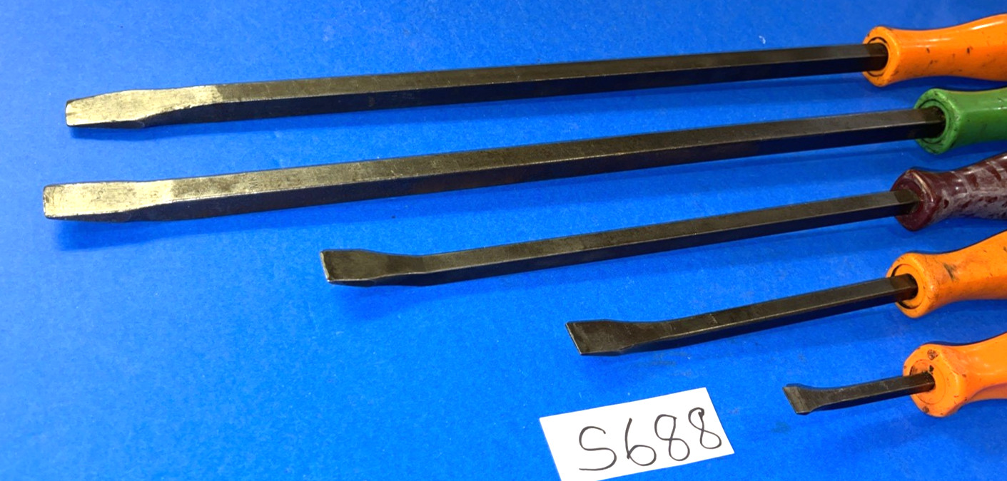 MATCO TOOLS 4 PIECE PRY BAR SET 6 TO 24 IN + LARGE SCREWDRIVER STYLE PRY BAR