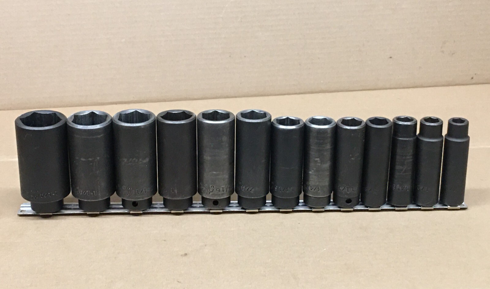 Mac Tools 13 pc SAE Deep Impact Socket Set -1/2″ Drive – 6 Point 7/16″ to 1-1/4″