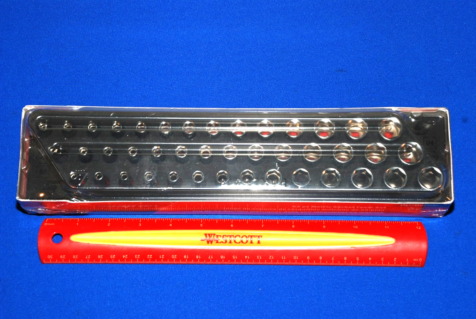 Snap-on NEW 42 PIECE 1/4″ Drive 6-Point Metric Socket Set with Red PRO-FI Foam