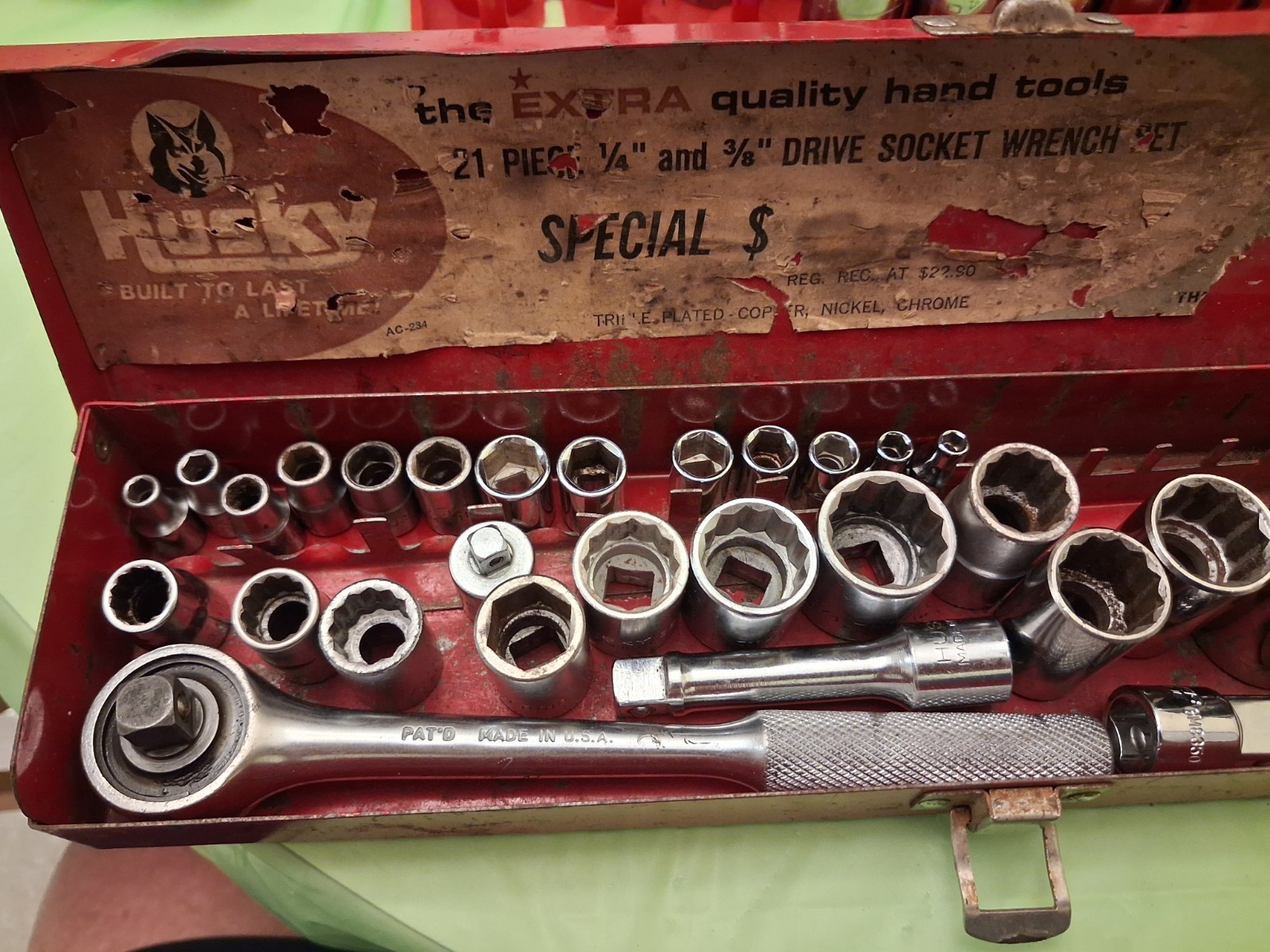 Vintage Husky 32 Pc Socket Set, Flex Ratchet, In Metal Case. All USA SAE/Metric