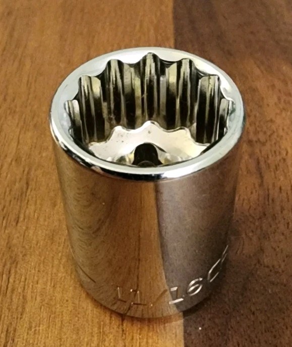 Craftsman 11/16″ Socket 12 Point 3/8” Drive Z-AH 44336