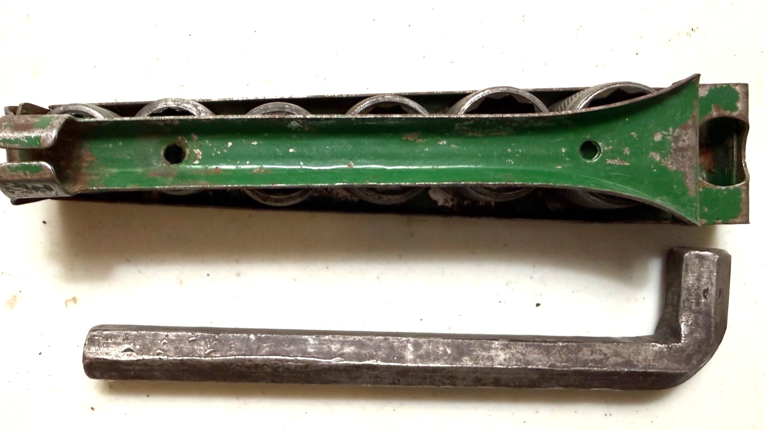 Vintage Indestro 6 Socket Set, w Breaker Bar & Holder, Early 1930″s, Good Cond