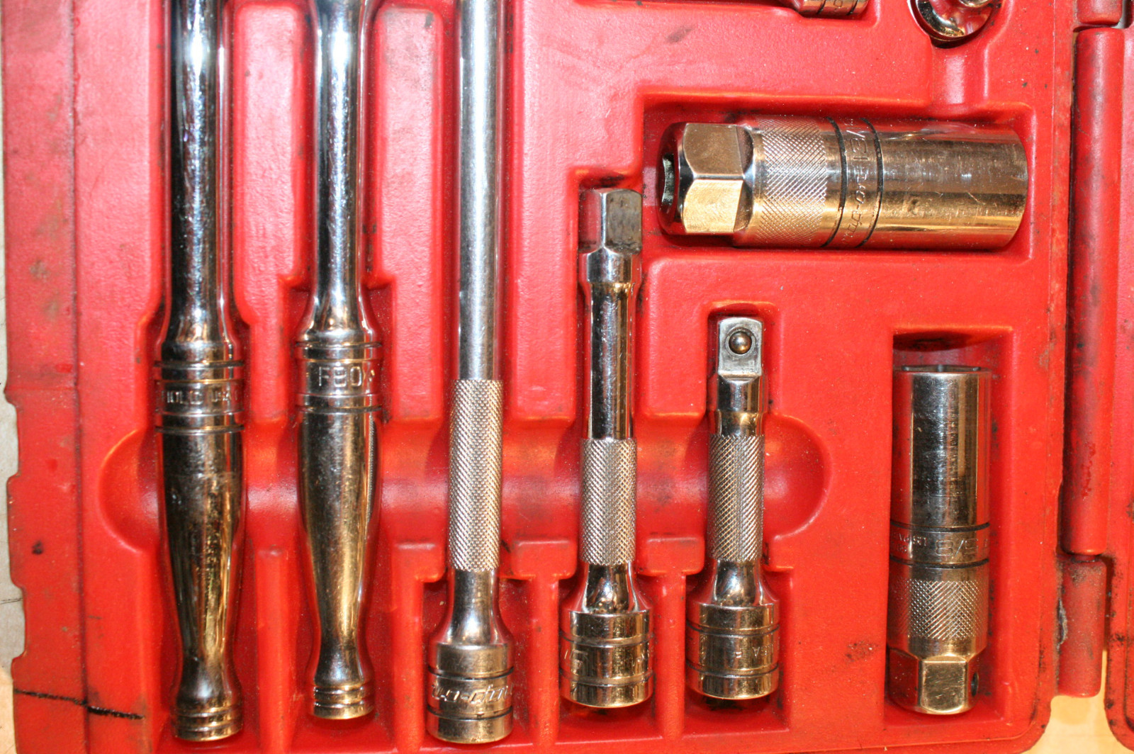 SNAP-ON TOOLS 3/8″ Drive 22 Pieces 6-point General Service SET W/ RED Case