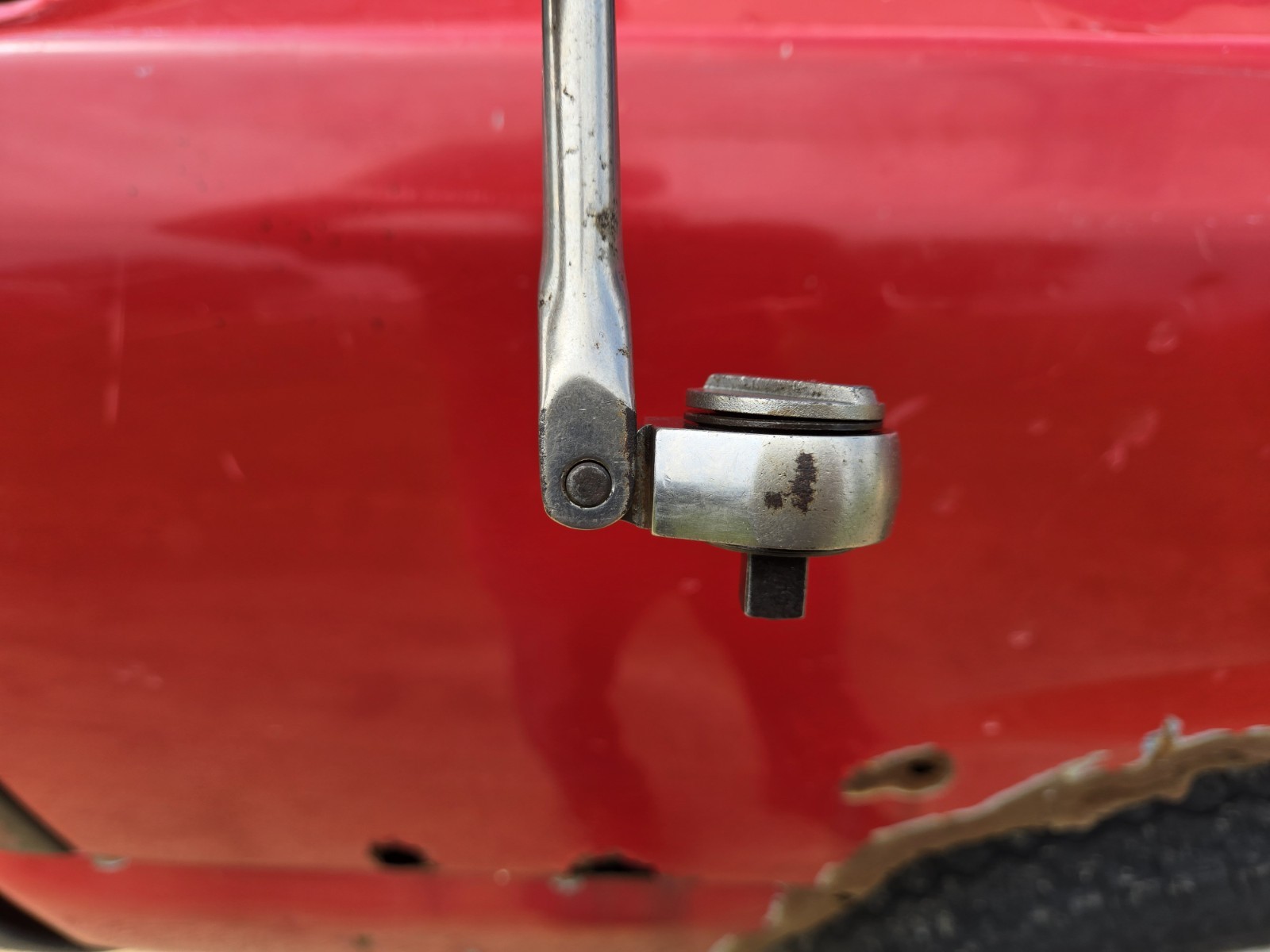 JOHN DEERE Tools USA TY3522 3/8″ Drive Flex Head Ratchet – Chrome Knurled Handle