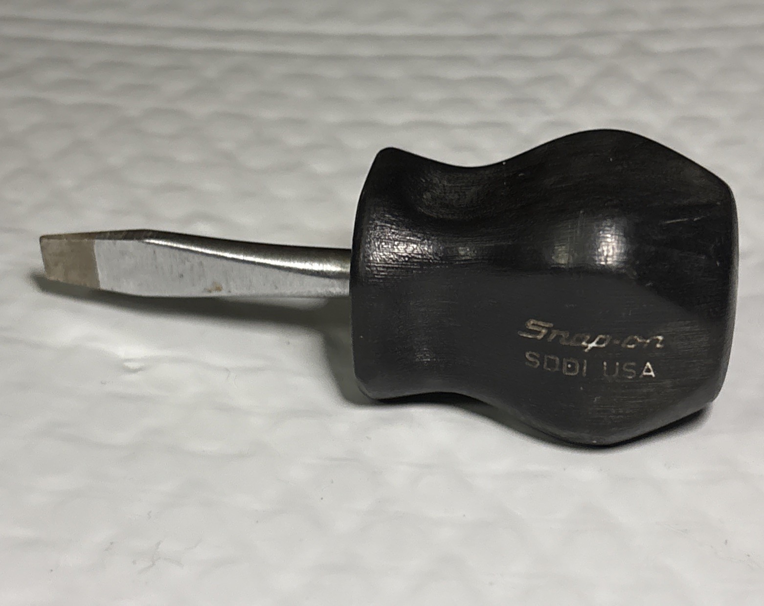 Snap On Flat Tip Stubby Hard Black Handle Grip Screwdriver SDD1 1/4» tip