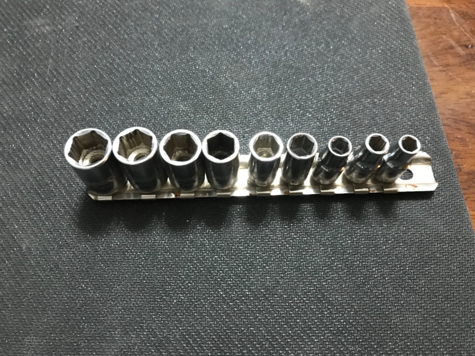 9 Piece Mac Tools 1/4” Drive 6 Point Metric 5.5 – 13mm Socket Set w/ Rail USA