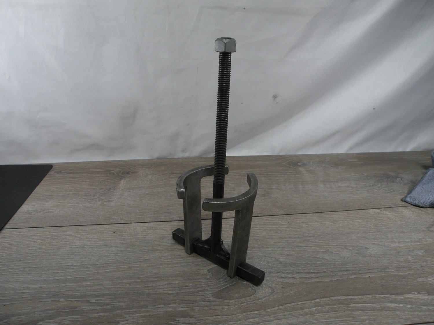 Heavy Duty 2 Jaw Adjustable Bearing Puller Tool Automotive Gear Remover