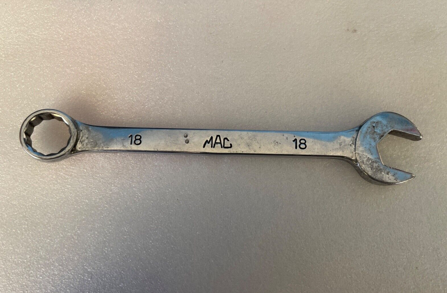 MAC TOOLS M18CW, 18MM. COMBINATION WRENCH, 7.75″ L. 12 POINT.