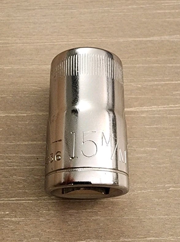 Craftsman 15mm Socket 12 Point 1/2″ Drive V 44236 (Top Knurl, Tapered)