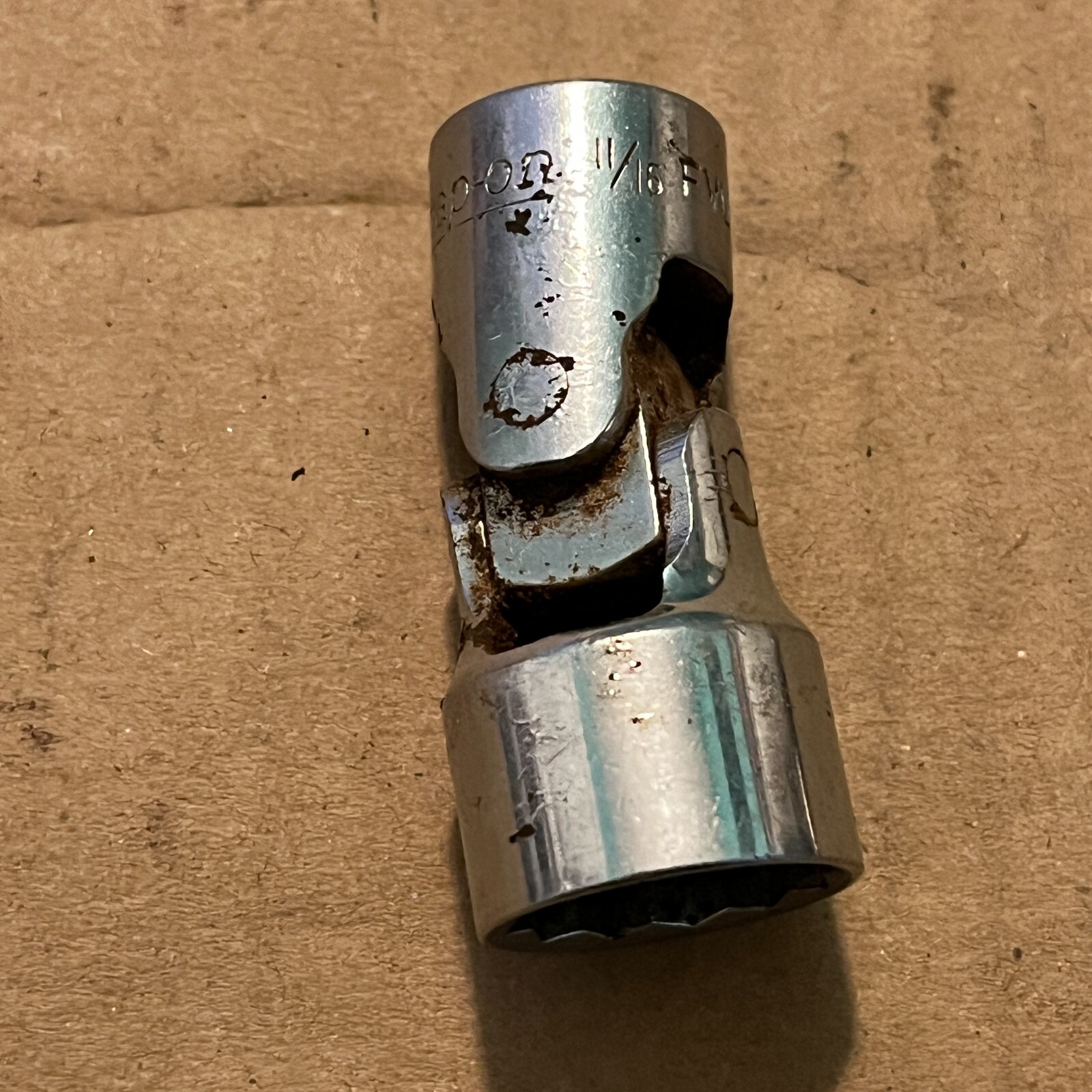 Snap On 3/8″ Drive 11/16″ 12PT Chrome Swivel Socket FVU22 – seized