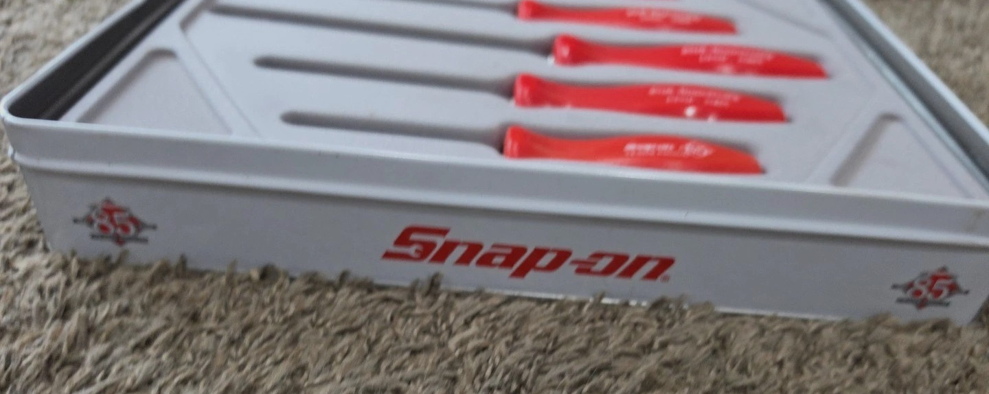 New** Snap-on™ Red Hard Handled 5-pc 85th Anniversary Screwdriver Set Metal Can