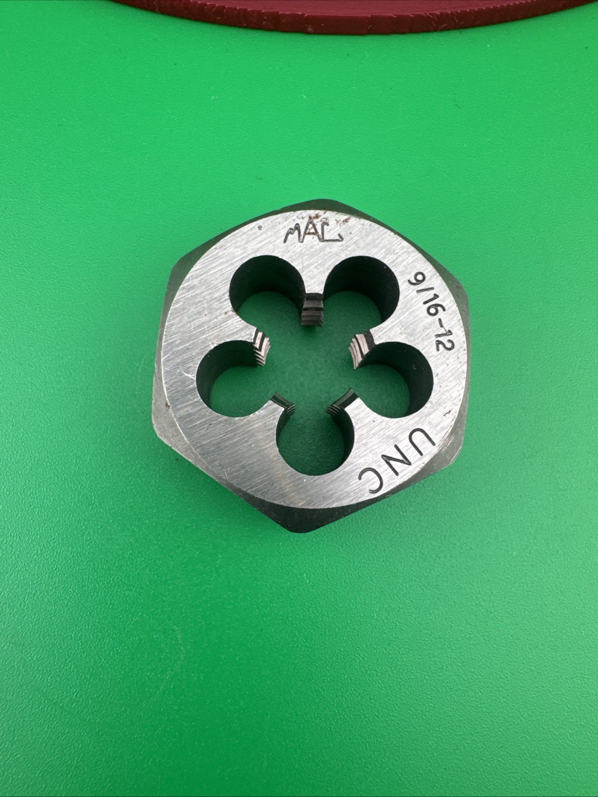 Mac Tools 6848DIA SAE Hexagonal Die 9/16″-12 NC – 1/7/16″ Shank