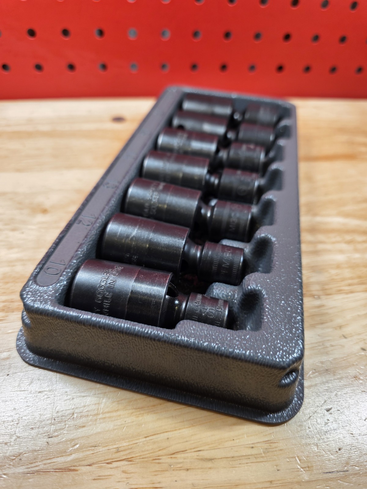 Snap-on Tools 207IPFM 7-Piece 3/8″ Metric Shallow Swivel Impact Socket Set