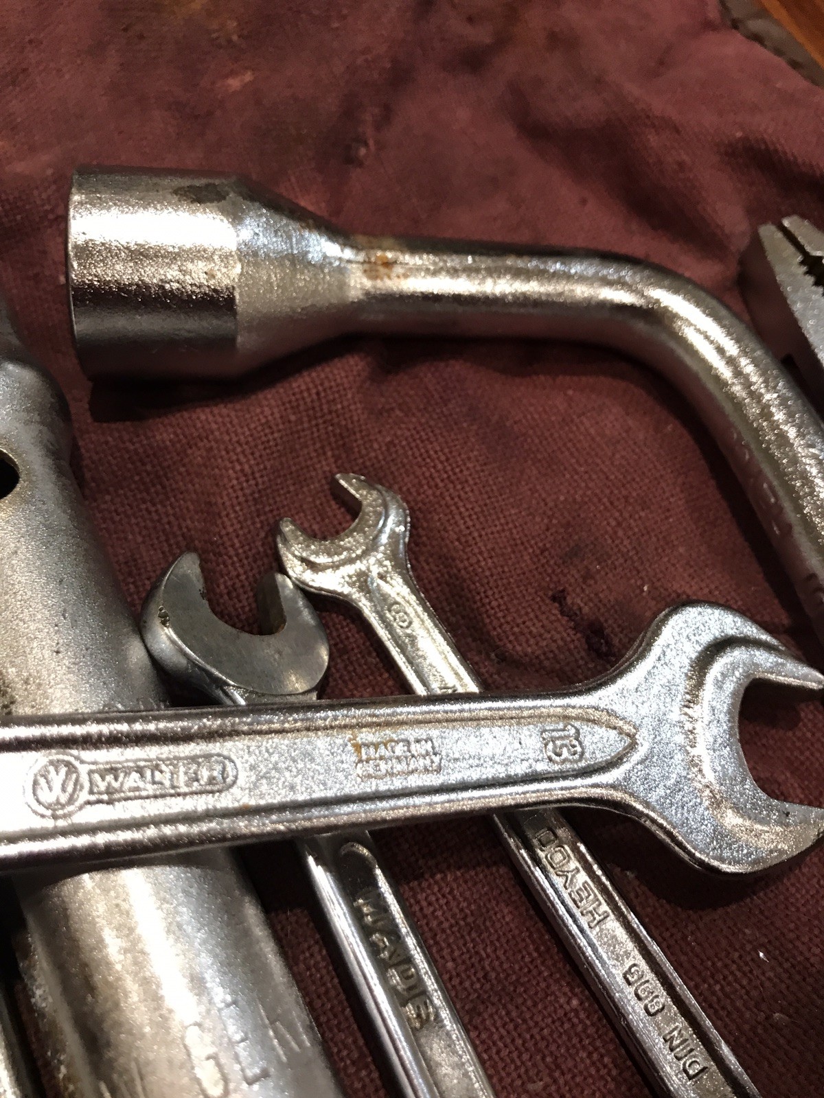 Mercedes-Benz W113 R107 350SL 380SL 450SL 560SL 11 Piece Tool Kit Roll