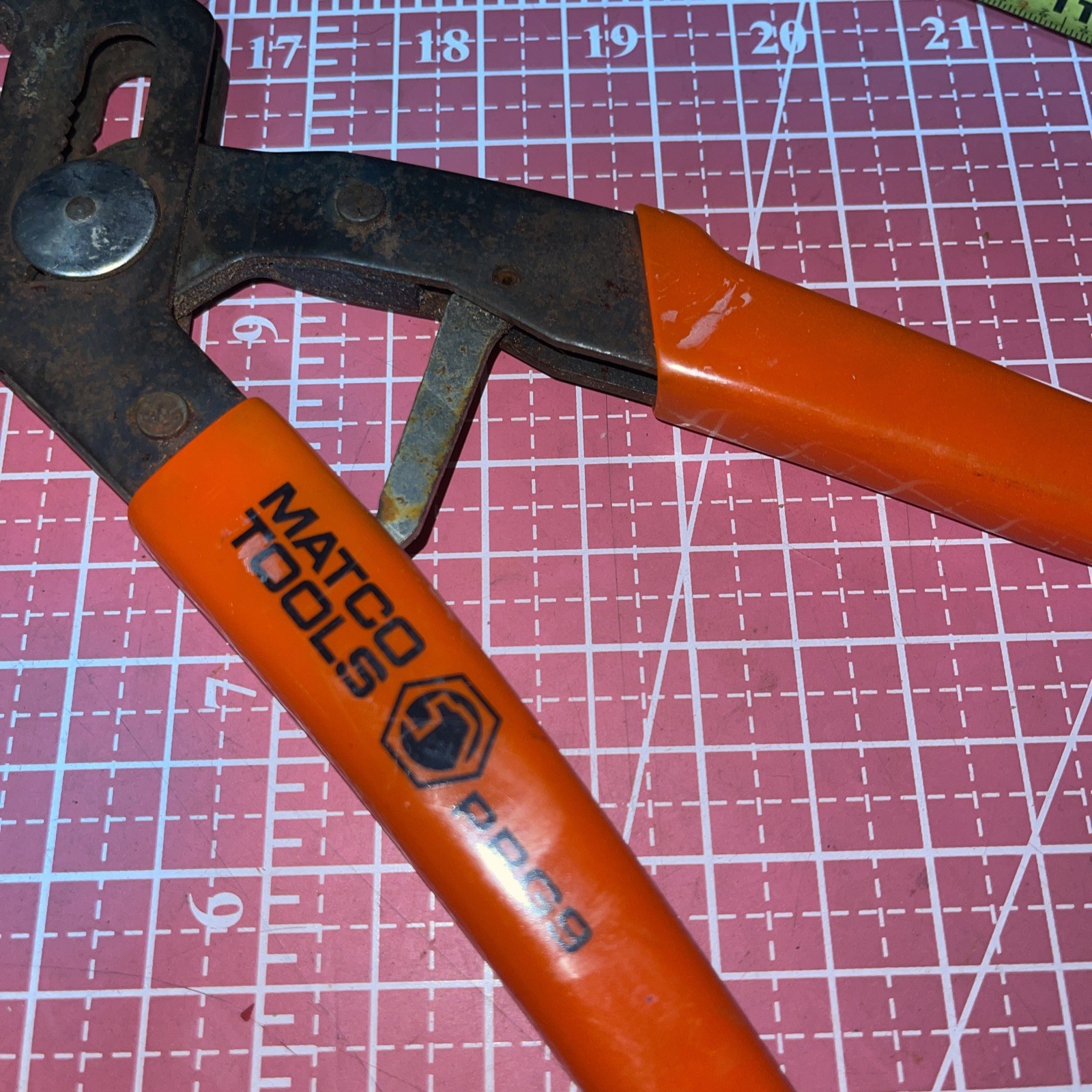 Matco Tools USA PRG9 Self Adjusting Pliers Nice 9 In Adjustable 1-7/8 Jaw