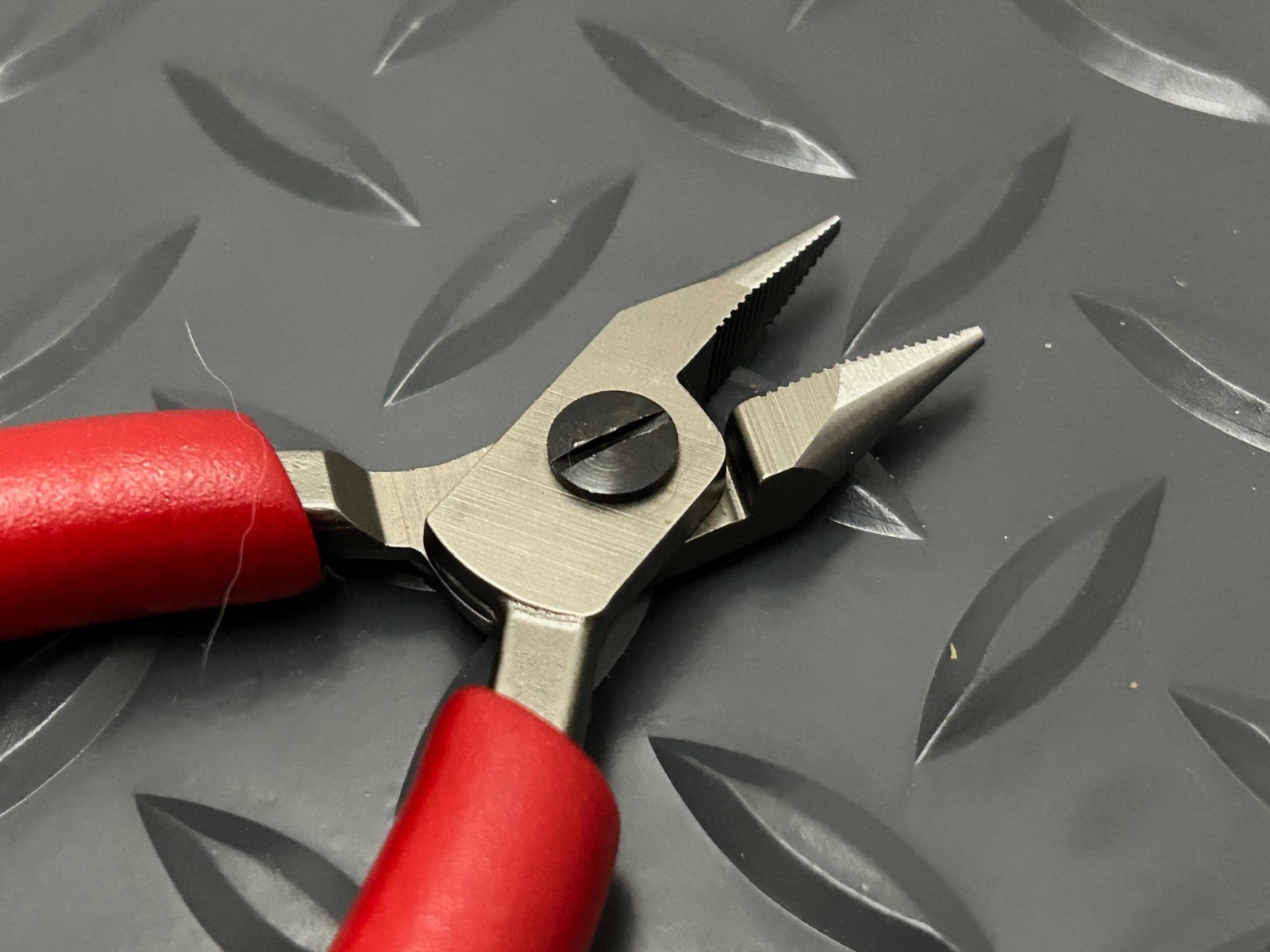 Snap-on Tools RED 4-1/2″ P-Series Precision Snipe Nose Pliers P91045A NEW SPAIN