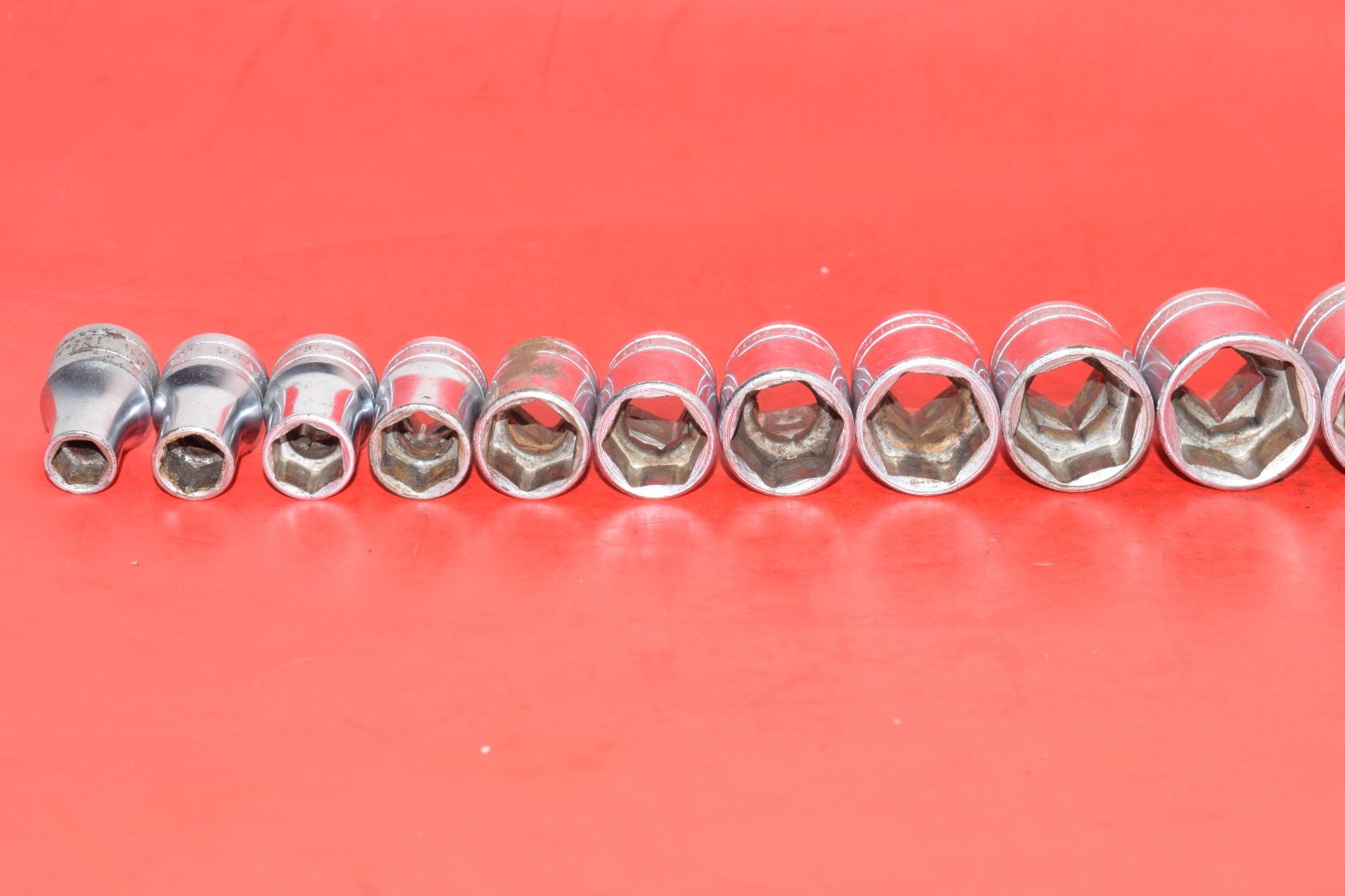 Snap-On 1/2″ Drive 16 PIECE SAE 3/8″ – 1-3/8″ Shallow 6-POINT Flank Socket Set