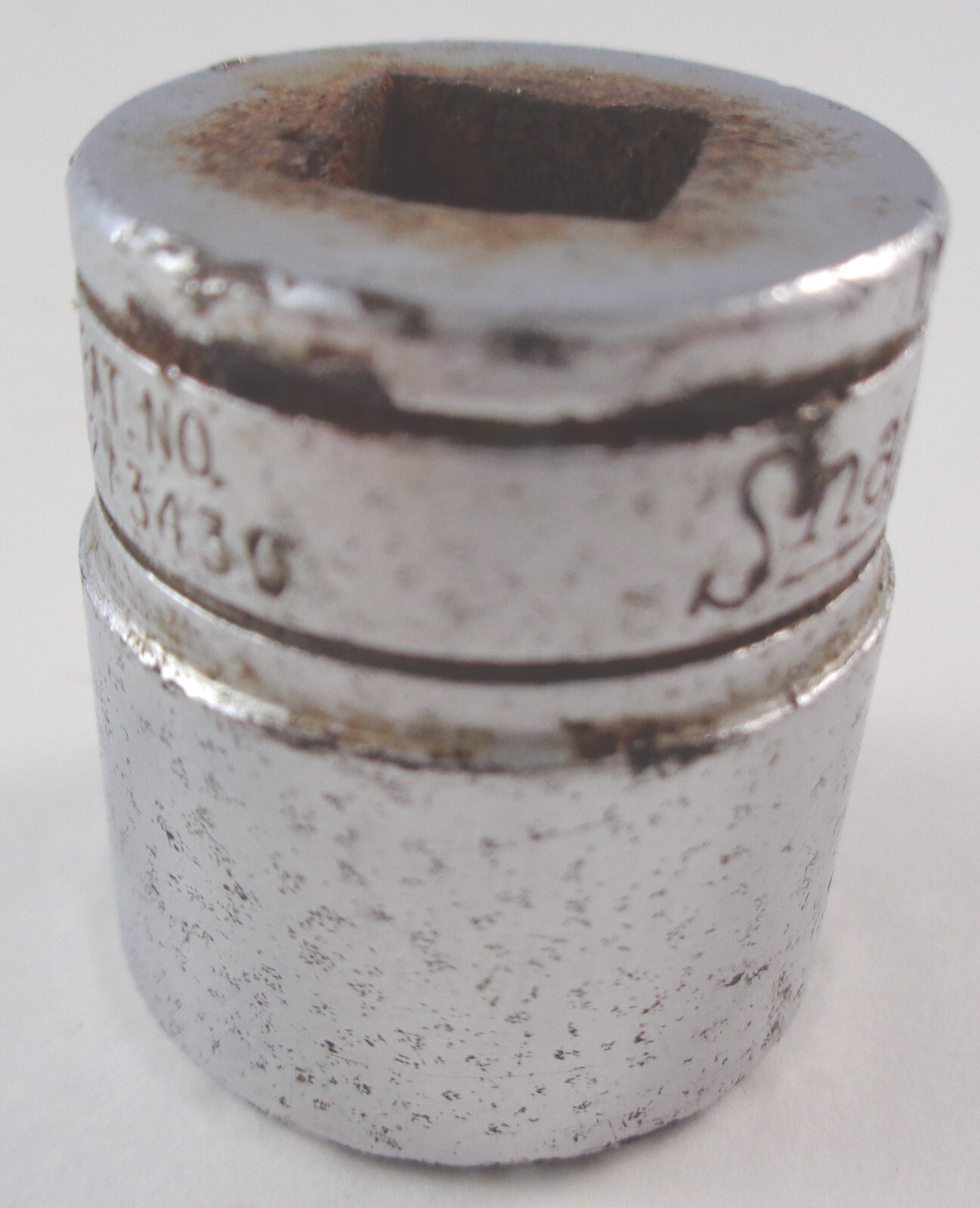 Snap-on USA F18M 3/8″ drive 18mm metric 12 point shallow chrome socket