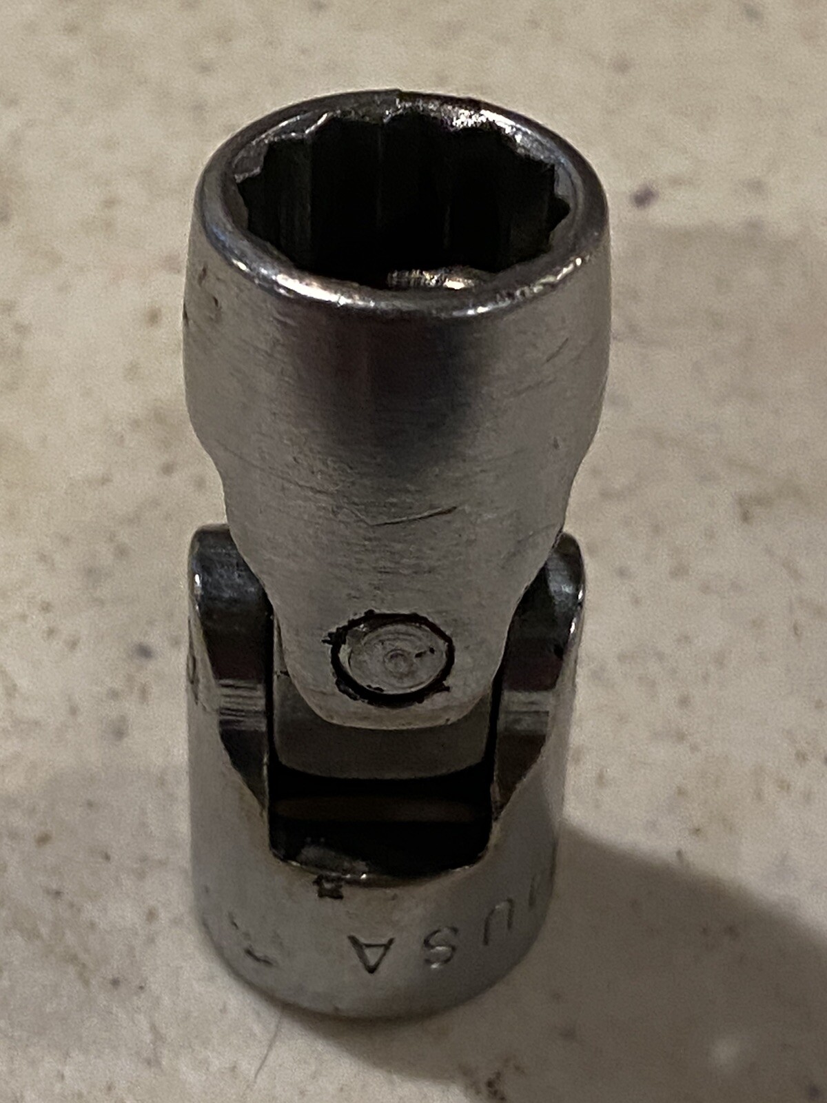 Snap On FVU14USA, 3/8″ Drive 7/16″ SAE 12 Point Chrome Swivel Socket USA