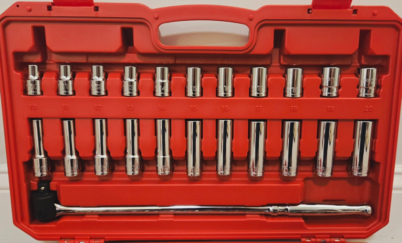 Tekton 1/2″ Drive Shallow & Deep 6-Pt Socket & Ratchet Set (10-32 mm) | SKT25201