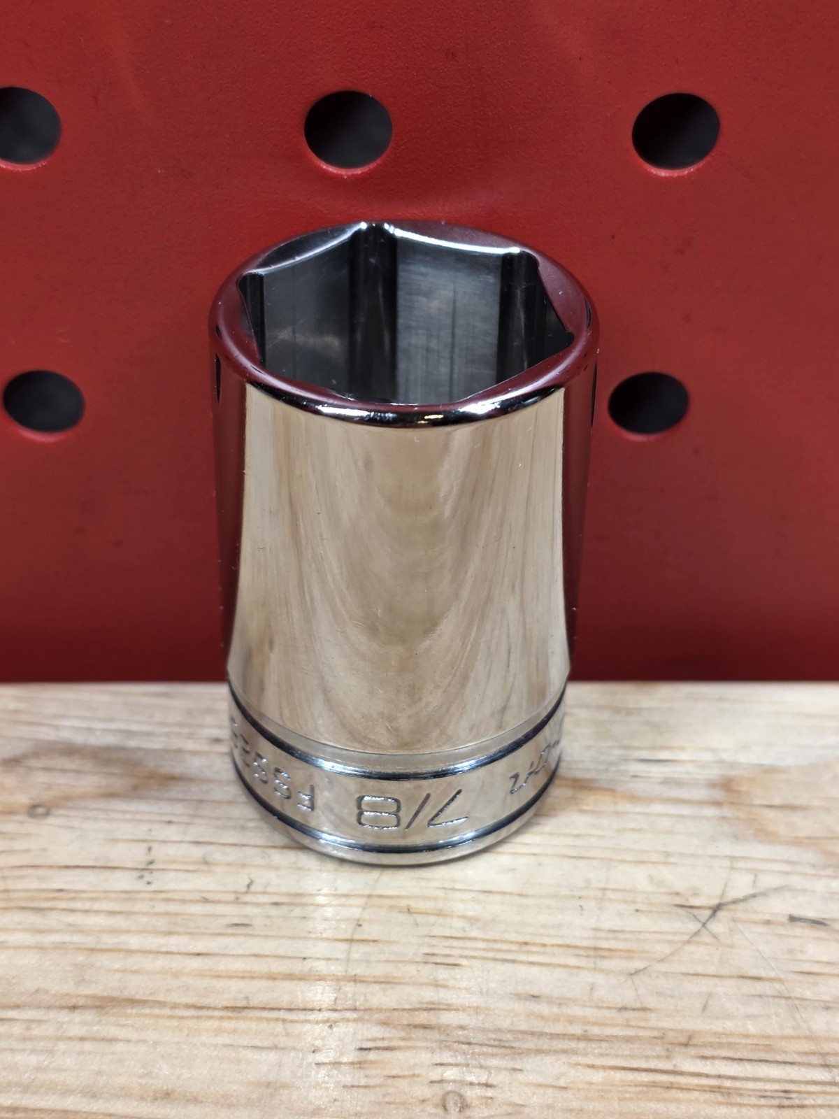 Snap-on Tools FSS281 7/8″ SAE 3/8″ Drive 6-Point Semi-Deep Chrome Socket USA