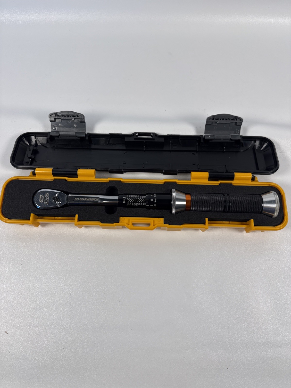 Gearwrench 1/4″ Drive 120XP Micrometer Torque Wrench, 30-200 in/lbs. – 85171