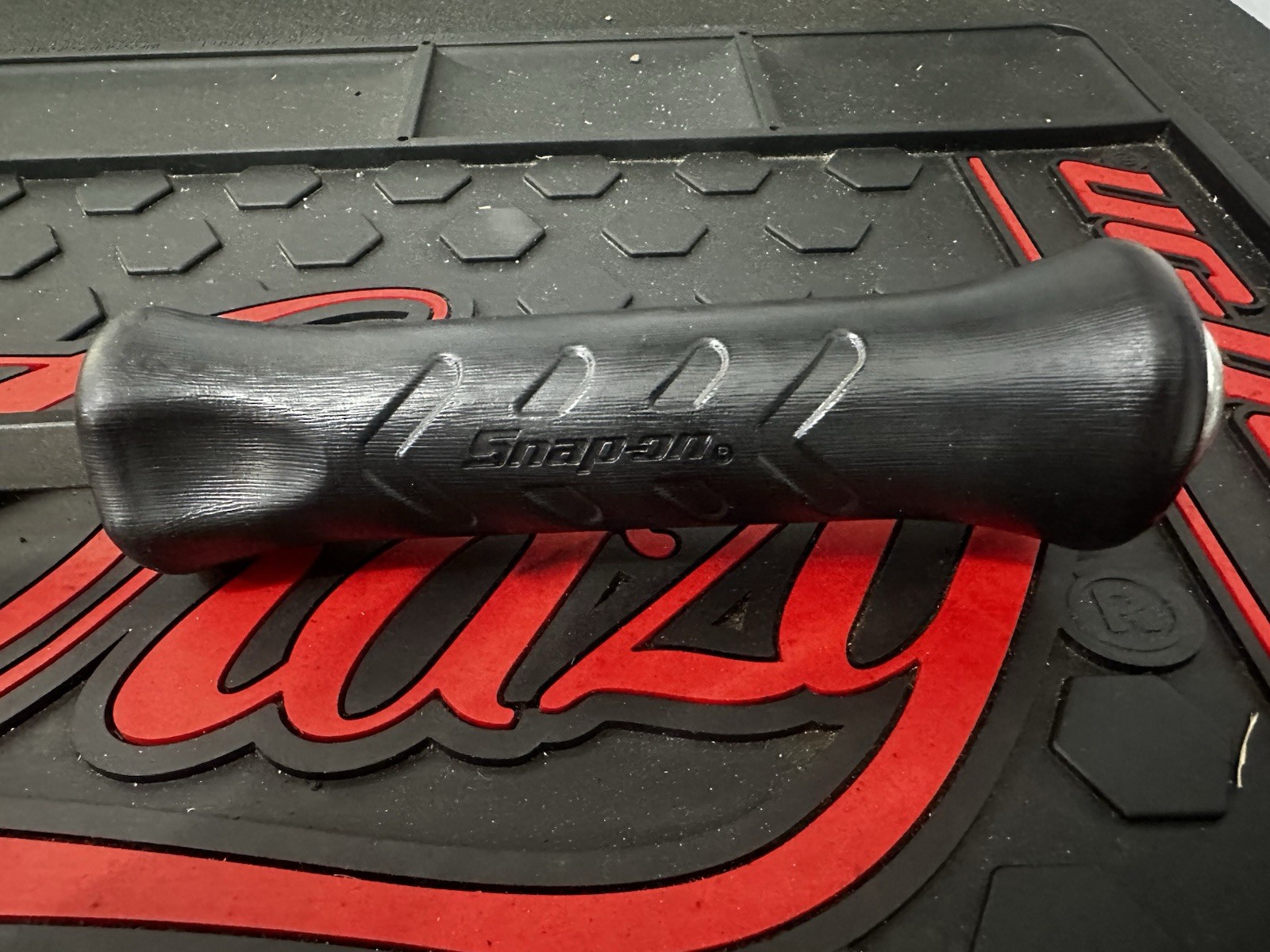 Snap-on Tools USA NEW BLACK GRIP 18″ Length Steel Striking Pry Bar SPBS18A