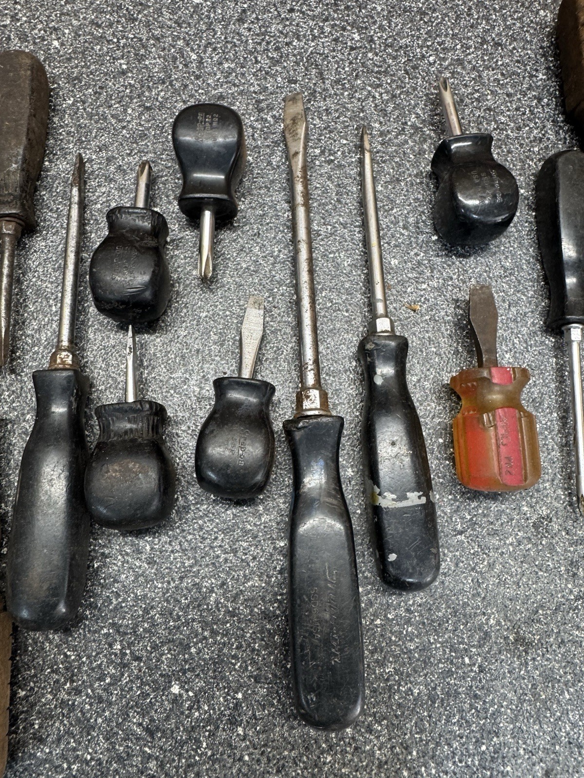 Lot of 17 Mac Snap-on Screwdrivers Phillips and Flatblade