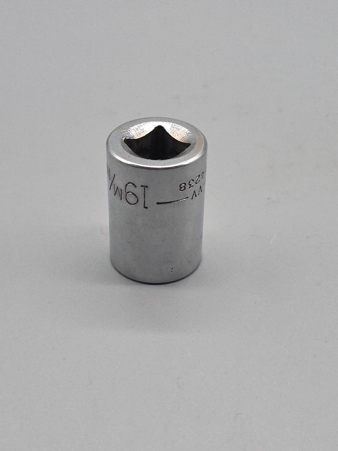 Craftsman Tools 19mm Socket 12 Point 1/2″ Drive VV 44238 USA