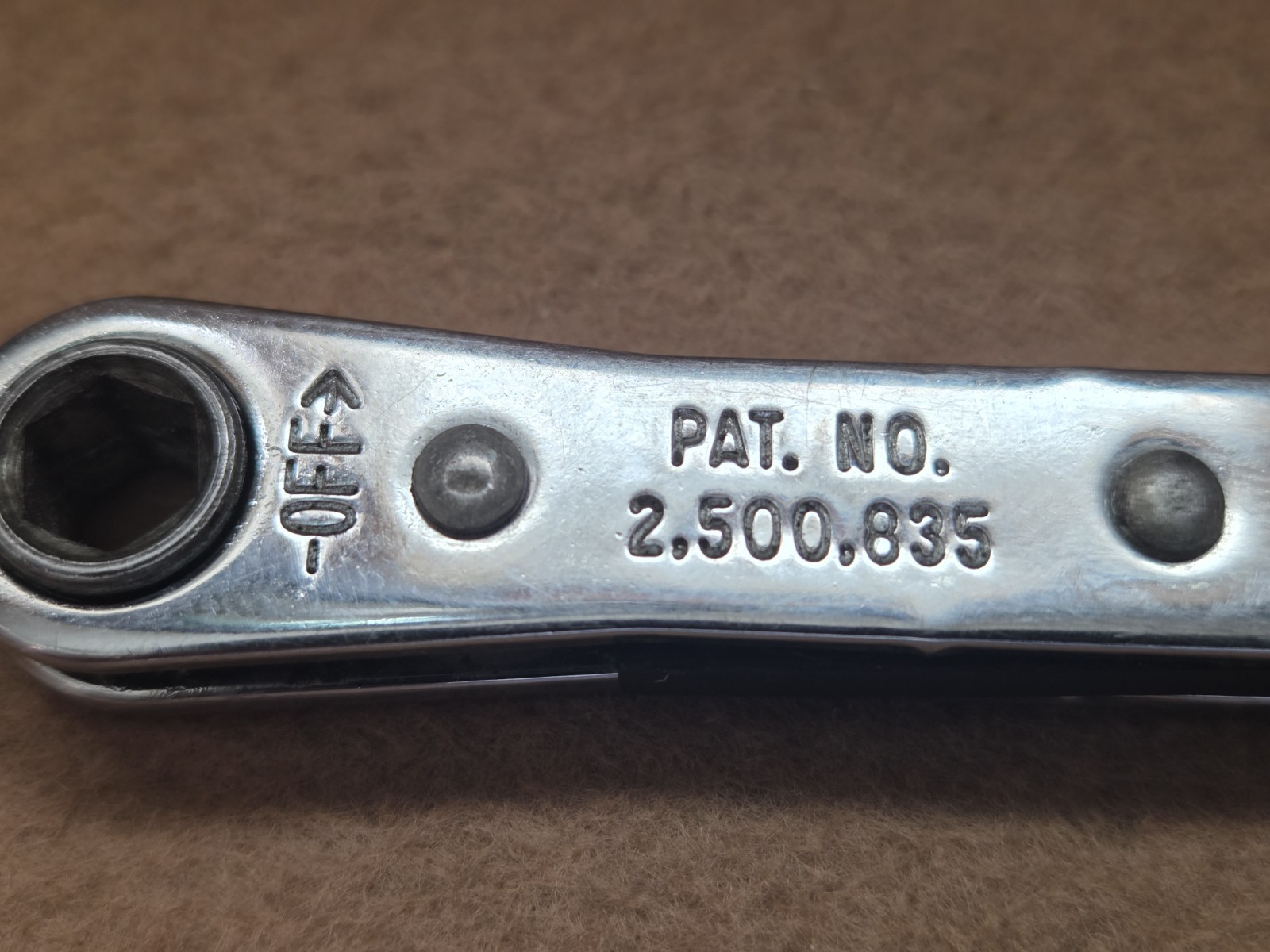 Armstrong USA 1/4″ x 5/16″ Ratcheting Double Box End Wrench 6 Point