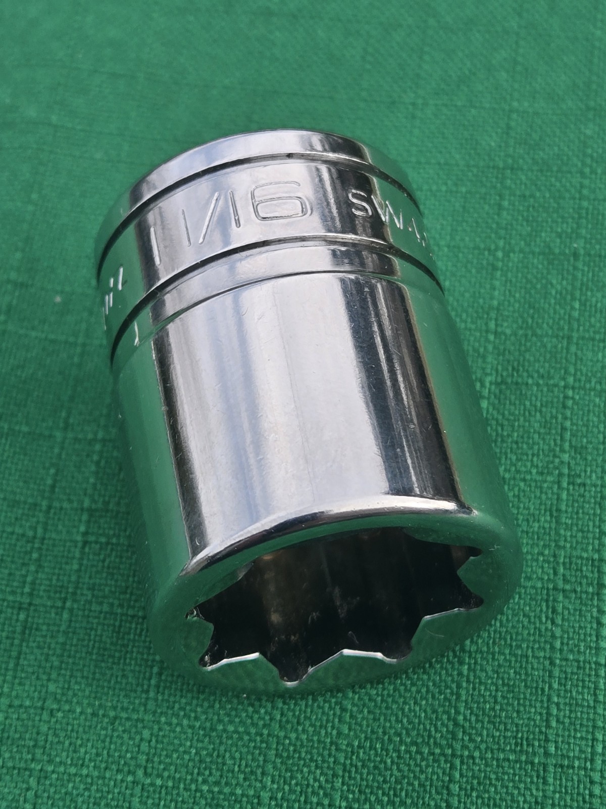 Snap-on Tools 1/2″ Drive 11/16″ SAE 8-Point Double Square Chrome Socket SW422