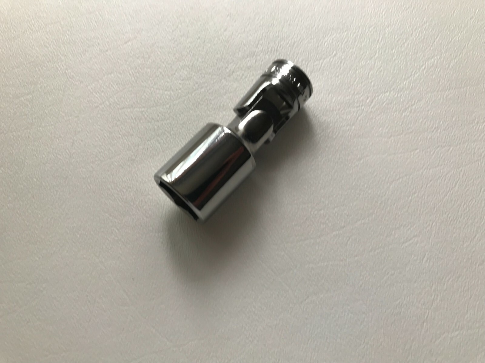 Snap-On Tools USA *NEW* 3/8″ Drive 11/16″ SAE Deep Chrome Swivel Socket FSU22