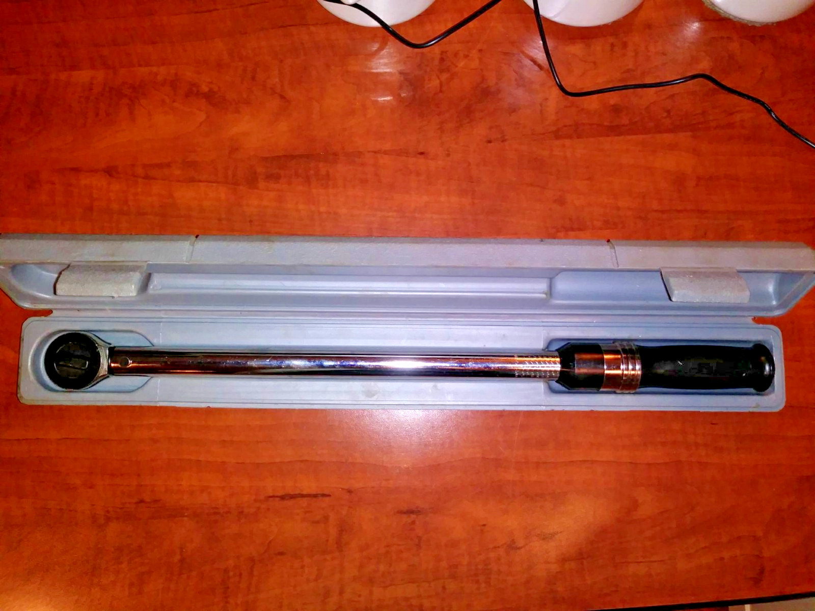 HUSKY PRO SERIES 1/2 DRIVE RATCHETING CLICK TYPE 20-250FT LBS. TORQUE REVERSIBLE