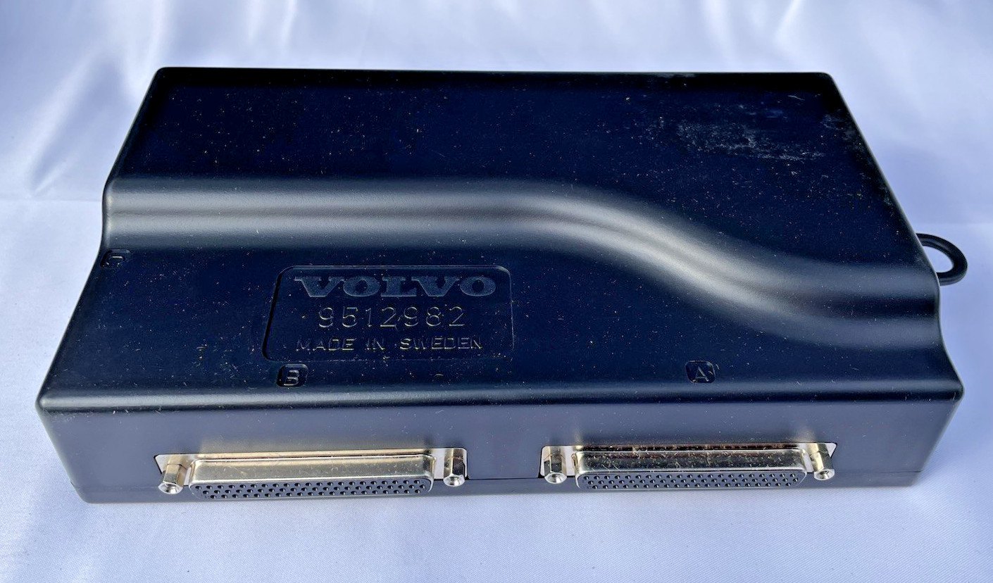 Volvo SRS Supplementary Restraint System Adaptor 9512982 Genuine New