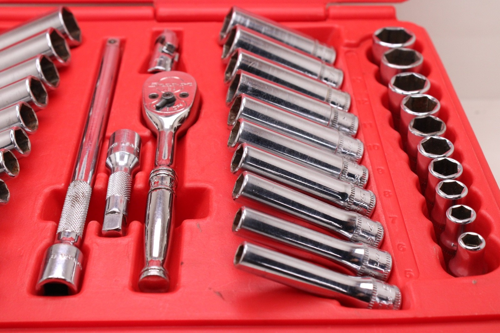 Snap-on 144TMPB 44 Piece 1/4″ Drive 6-Point Metric/ SAE General Service Set USA
