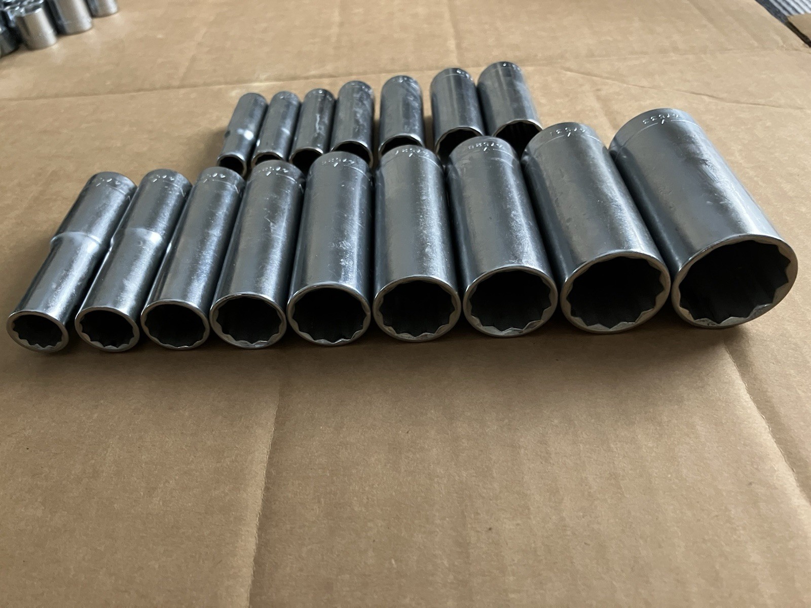 Craftsman Vintage SAE 16-Piece Deep 1/2in.+ 3/8in. Drive 12-Point Socket Set