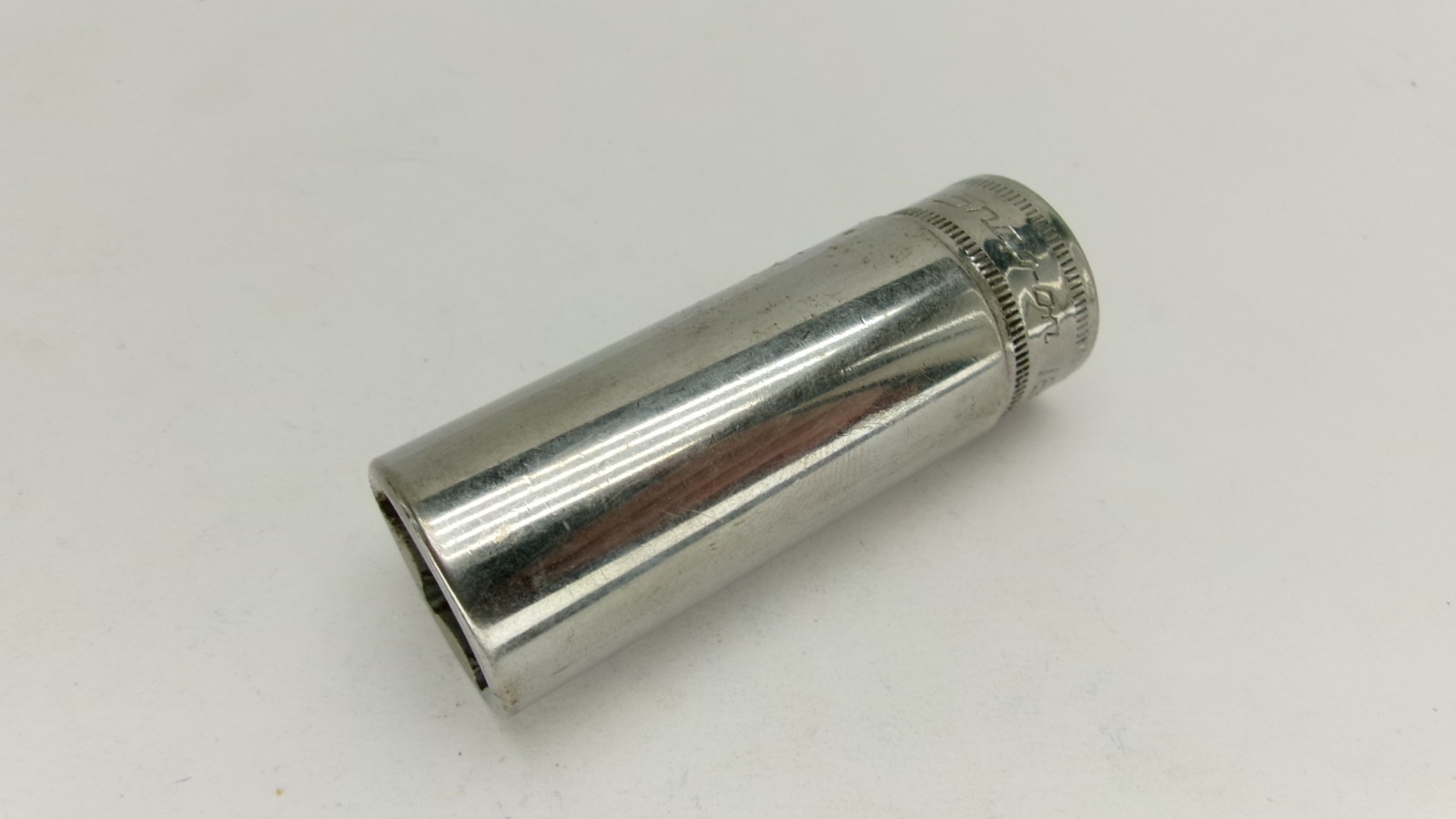 Snap-on tools 3/8″ drive 18mm metric 6 point Deep Socket SFSM18 Nice!