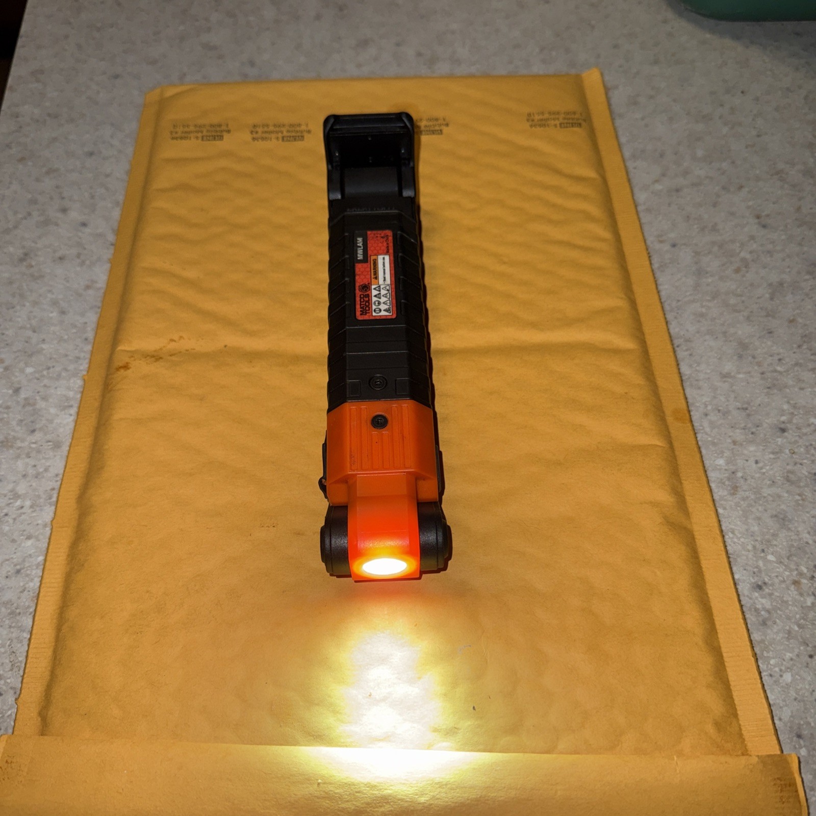Matco Tools 950 Lumen Cordless Folding Work Light MWLAM – Orange