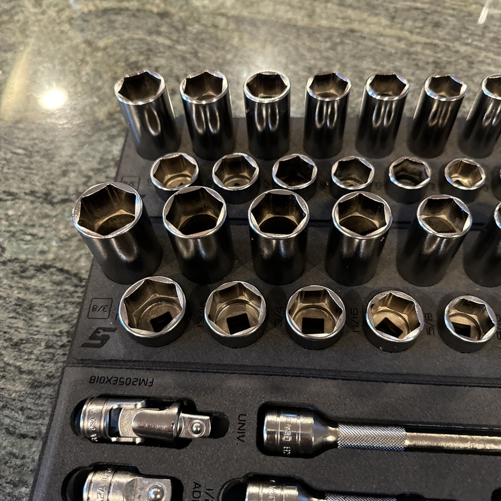 Snap-on 253gss05fdt 53 pc 3/8” essential metric sae sockets ratchets extensions