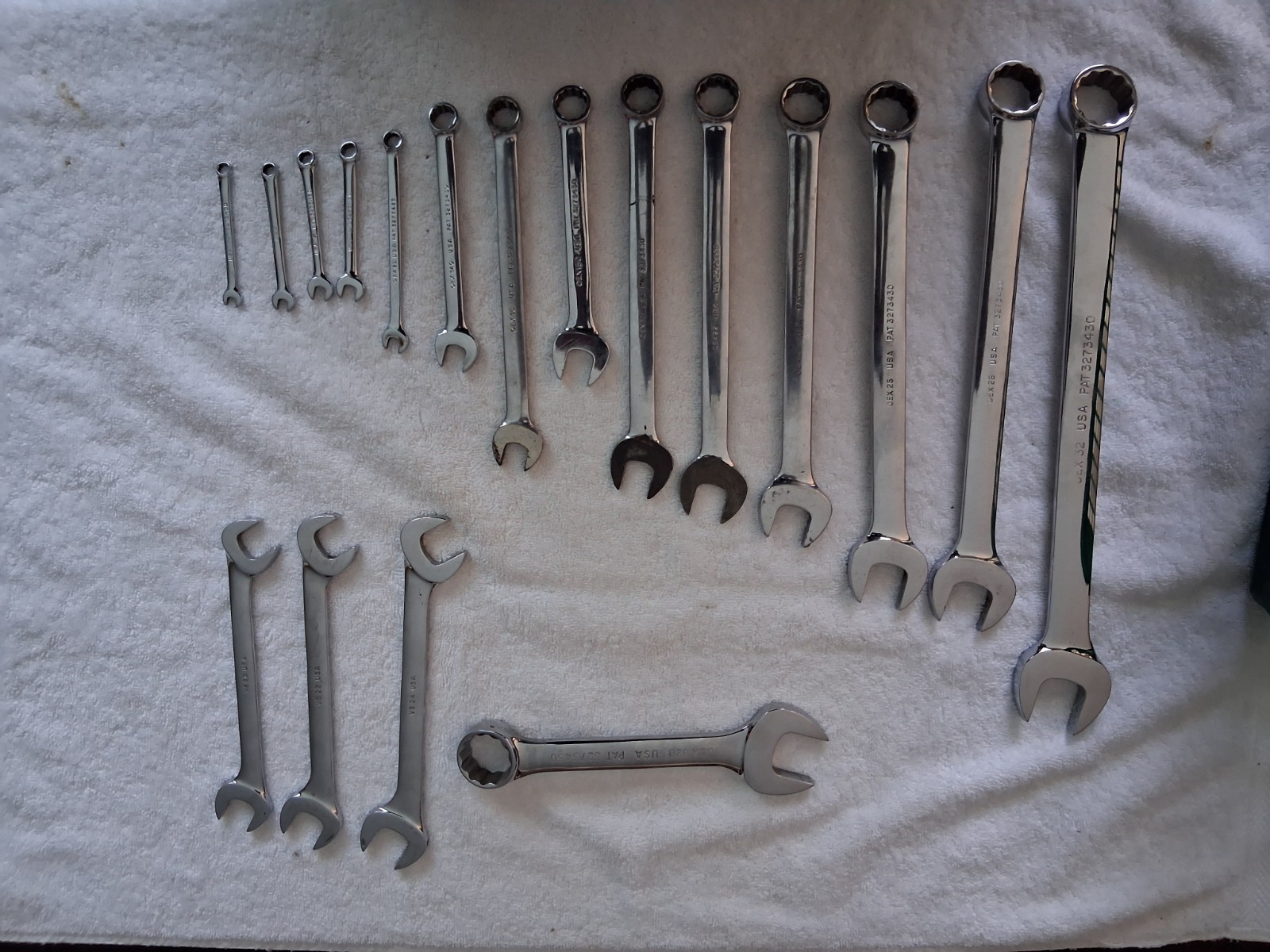 Snap On tools lot 18Combo Wrenches 1”thru 3/8″ Plus 9 other snap on wrenches