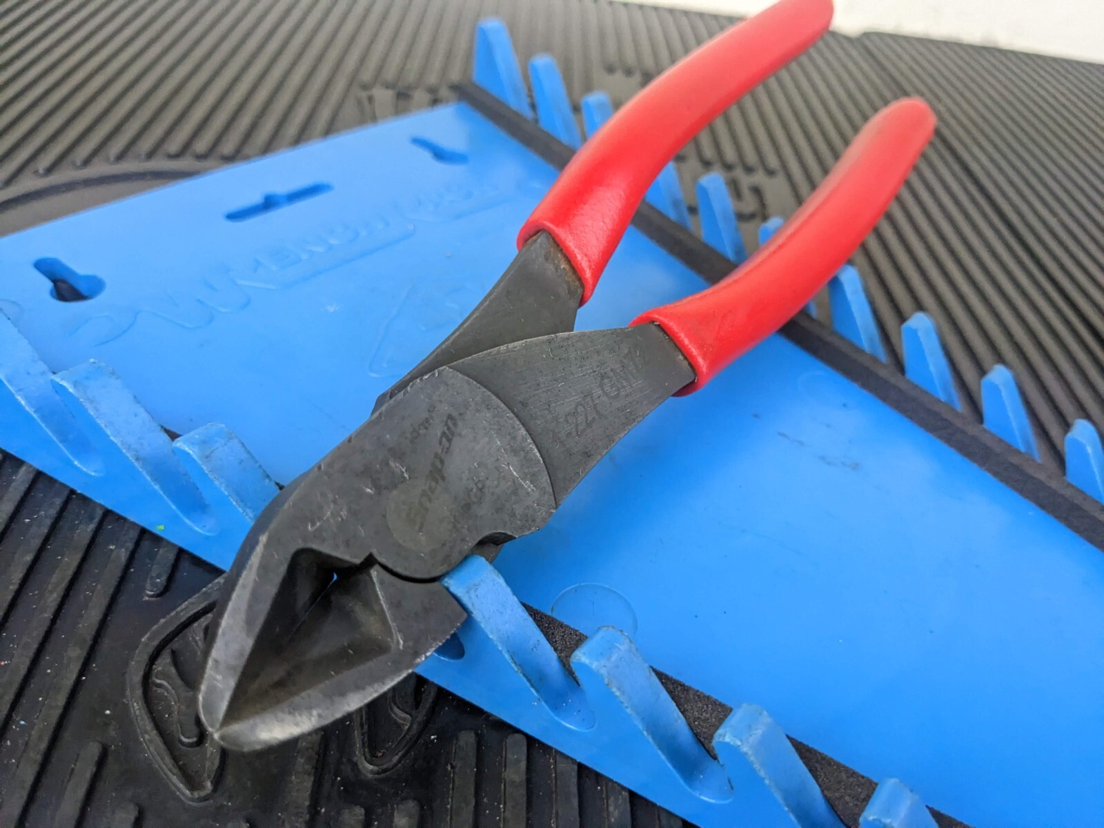#av984 Snap On USA Vector Edge High-Leverage Diagonal Cutter Pliers RED 388CF