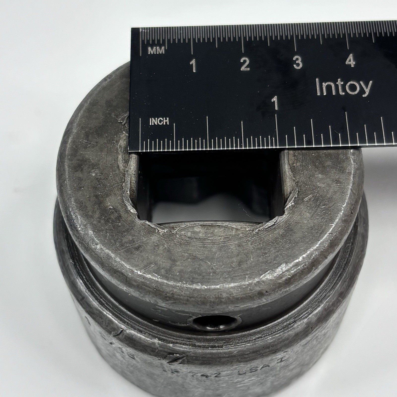 Snap On IP742 1” Drive 8 Point SAE 1-5/16 Shallow Double Square Impact Socket