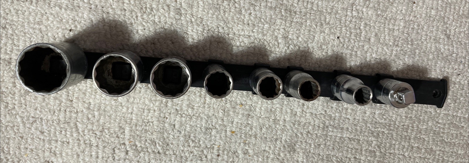 8 Craftsman sockets 12pt 1/2 drive SAE -V- 1 -1/16 15/16 7/8 5/8 9/16 1/2 7/16 +