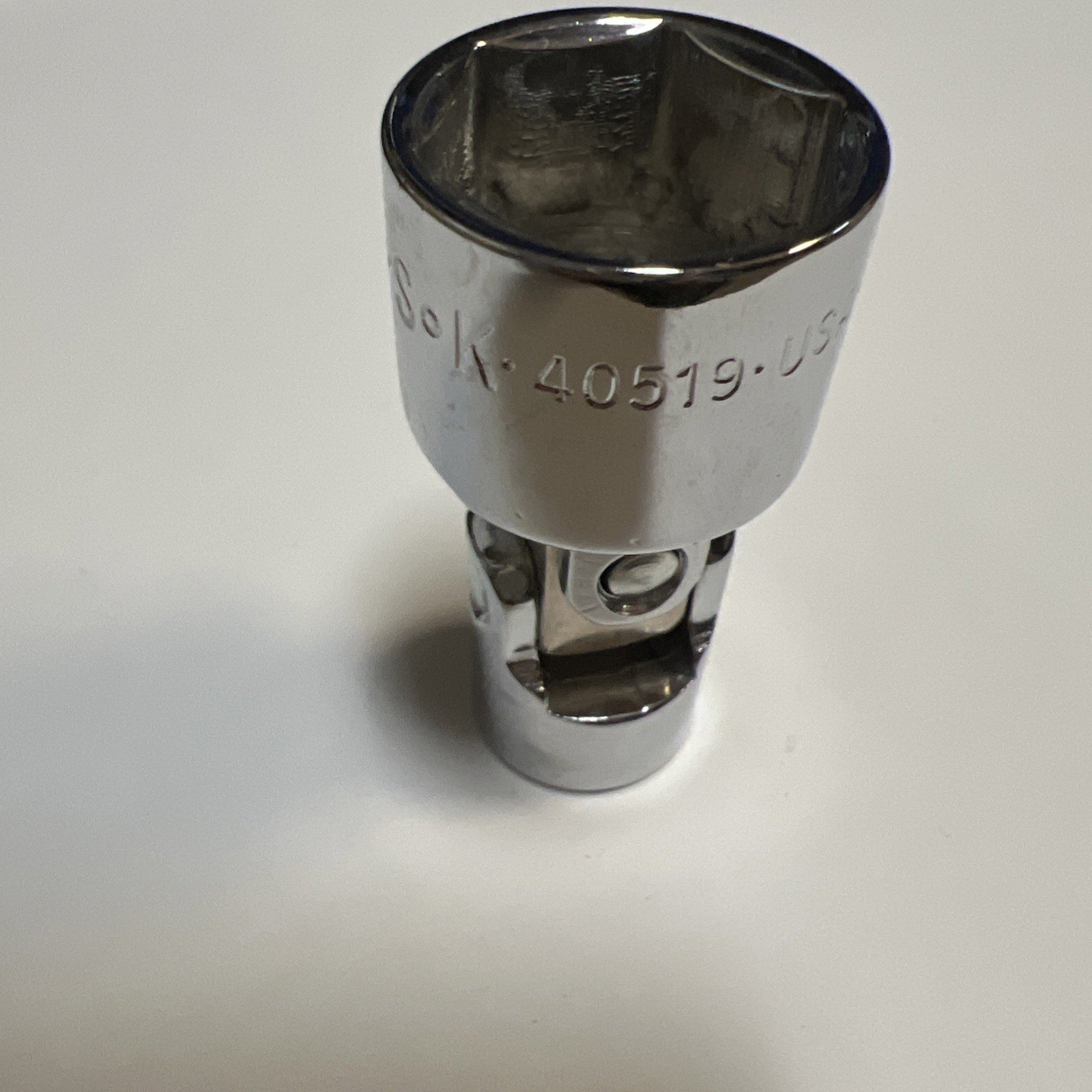 SK Tool USA 40519 19mm SAE Shallow Universal Socket 3/8″ Drive Chrome 6 Point