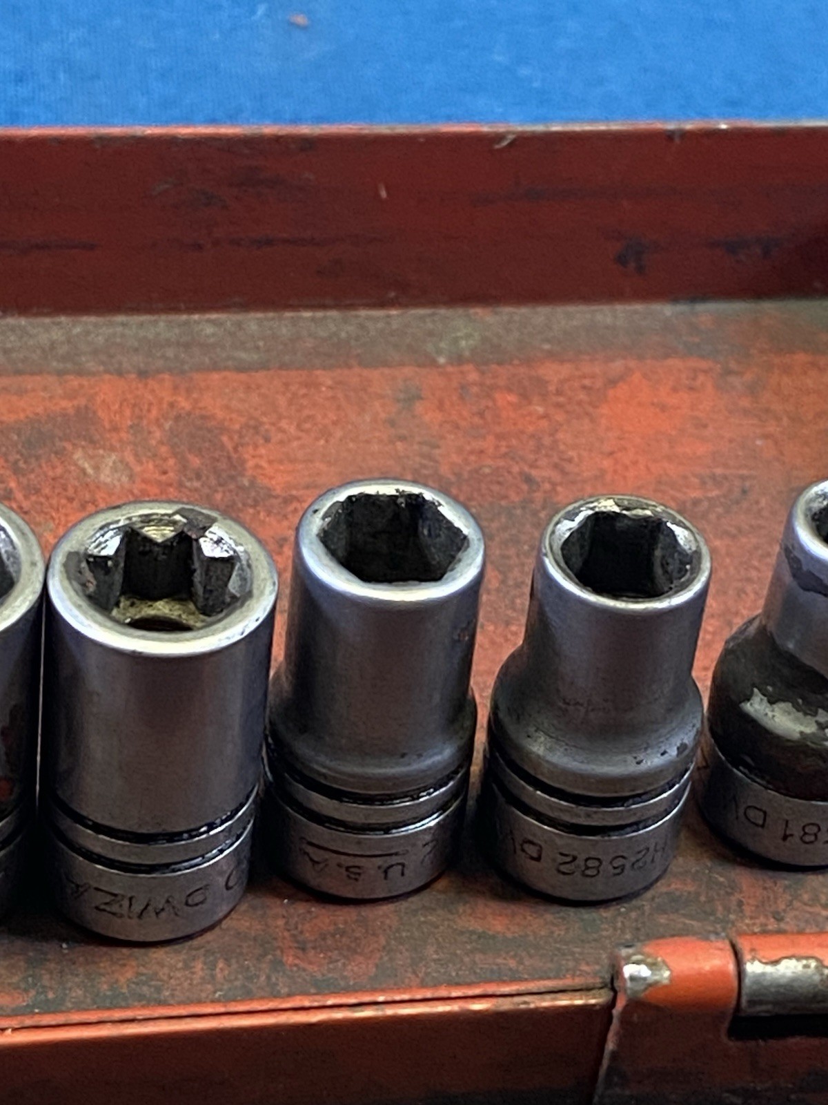 Vintage Wizard 1/4” Drive 10 Piece SAE Shallow Socket Set W/ Metal Box USA